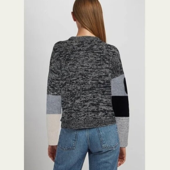 360 Cashmere | Freydis Skull Cashmere Crew In Grey - Picture 12 of 12